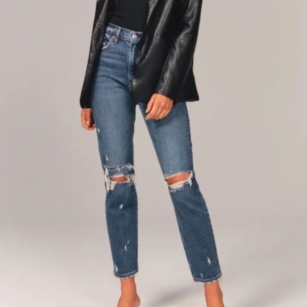 Abercrombie Blue High Rise Distressed Mom Jeans Size 25 Short